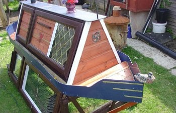 small coop to look like british narrow boat