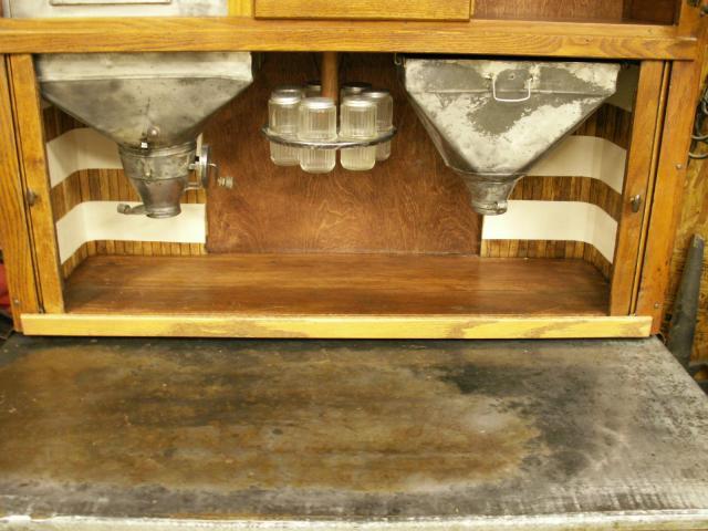 10233_hoosier_cabinet_007.jpg