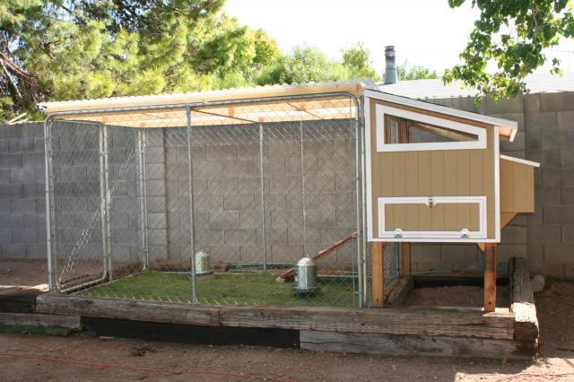 38514_9-09_finished_chicken_coop_stevens_visit_031.jpg