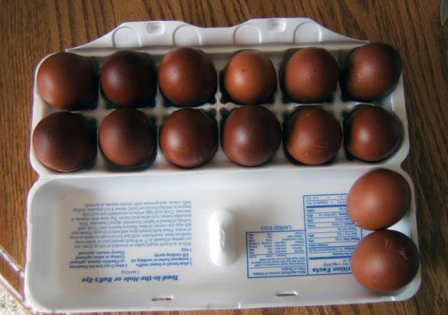 4439_bevsmaranseggs.jpg