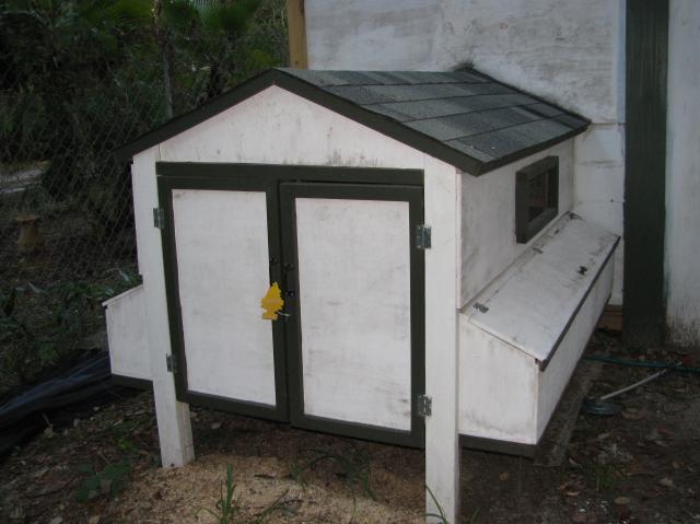 44847_chicken_coop_back_door.jpg